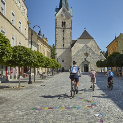 Staro mestno jedro Slovenj Gradca s kolesom ali peš